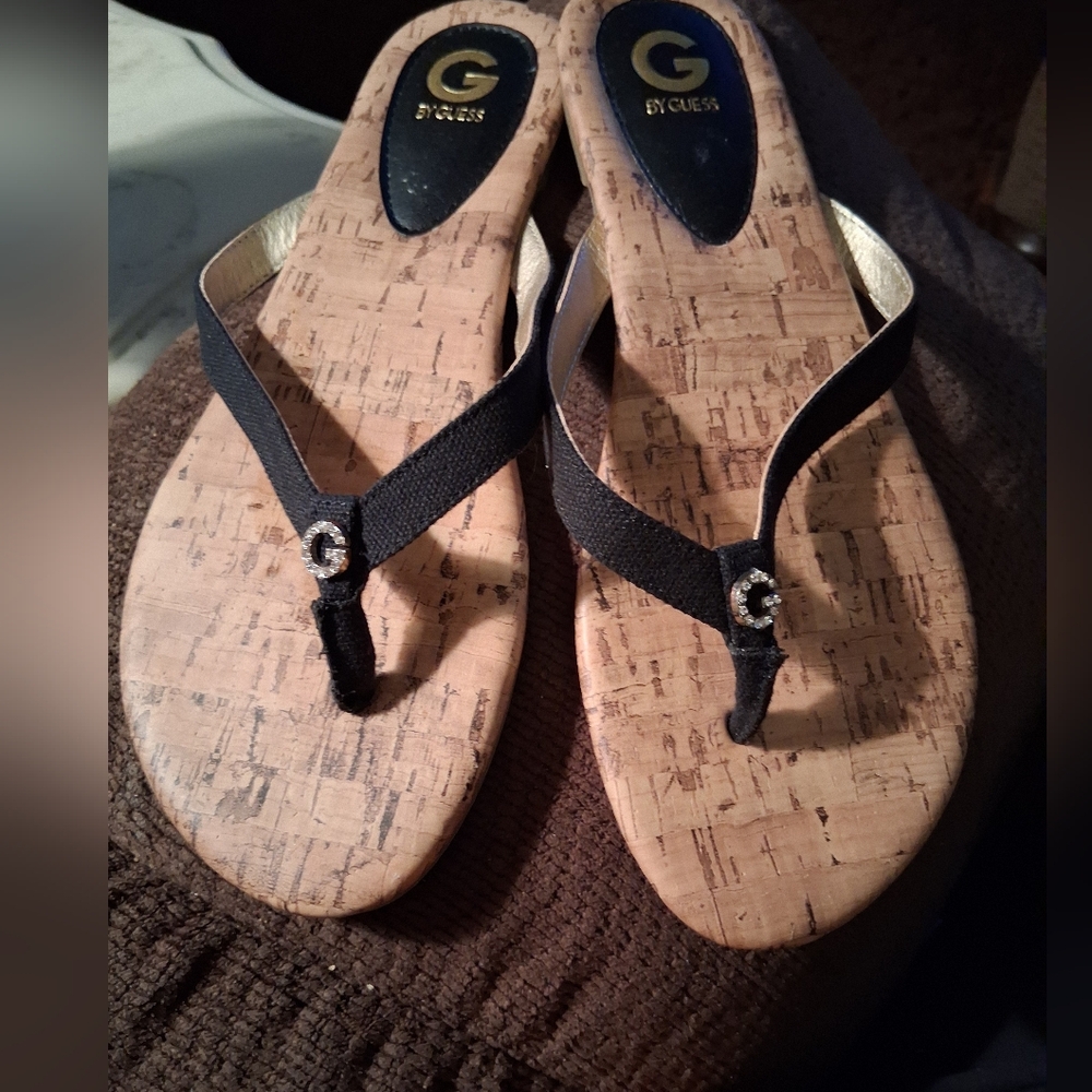 Guess Black and Tan Women's Sandals Size 7M